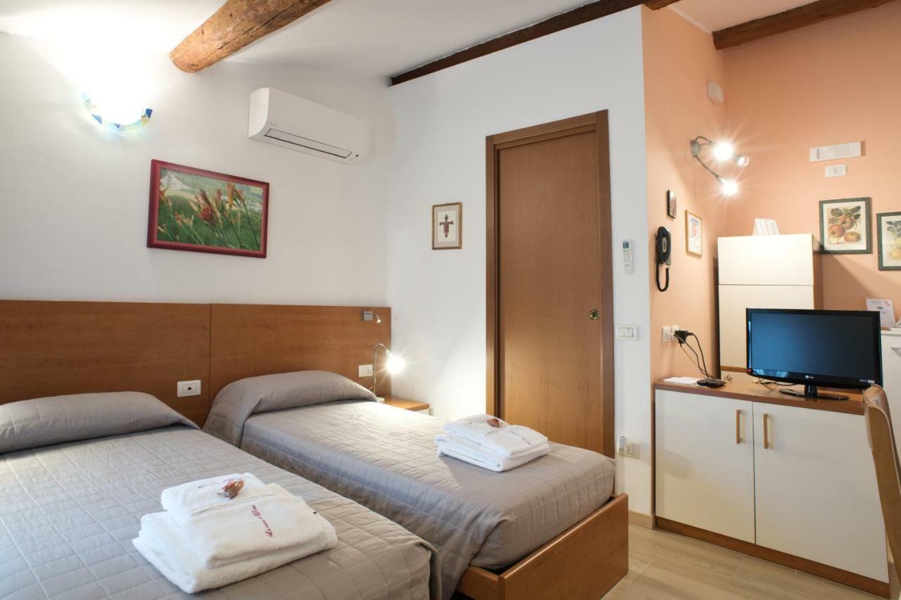 B&B La Casa di Rosa Vago Bagian luar foto