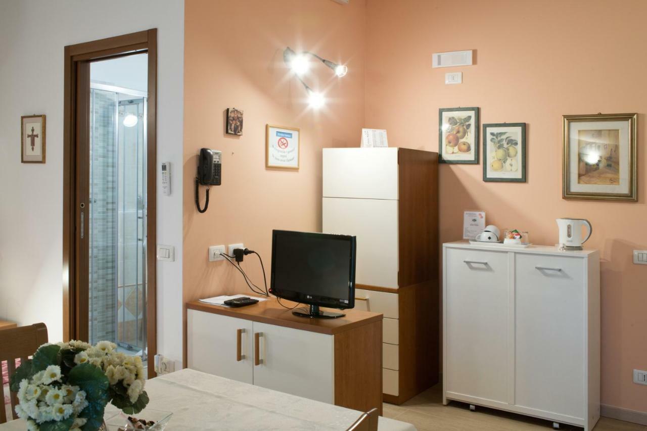 B&B La Casa di Rosa Vago Bagian luar foto